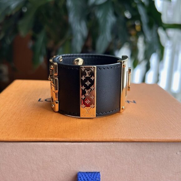 LOUIS VUITTON So LV Cuff Bracelet Black and Gold RARE 📿 - Picture 3 of 11